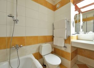 Dvoulůžkový pokoj Standard - DHSR-Buk_standard_bathroom-midi505
