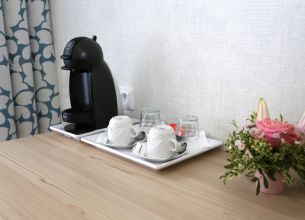 Jednolůžkový pokoj Comfort - ASTORIA - room - detail coffee set