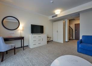 Apartmá 2+2 - Hotel Queens - Queen's Suite obývací pokoj