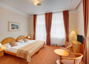 Neapol Dvoulůžkový pokoj Superior - HOTEL HVEZDA_room_Neapol_Superior_DBL_1301_16A7180 (002)
