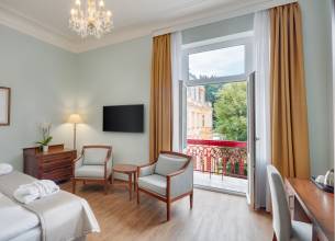 Dvoulůžkový pokoj Premium s výhledem - premium_double_room_47972517236_o