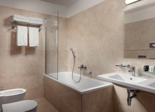 Suite - 23-09-Nabokov_Bathroom_Suite