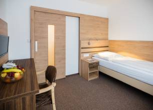 Jednolůžkový pokoj - hlavní budova - 220204_Evka Neuman_Royal SPA ONV Lu_small_00056