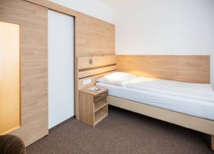 Jednolůžkový pokoj - hlavní budova - 220204_Evka Neuman_Royal SPA ONV Lu_small_00057