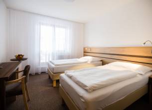 Dvoulůžkový pokoj - hlavní budova - 220204_Evka Neuman_Royal SPA ONV Lu_big_00050