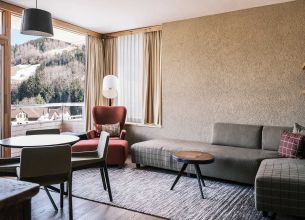 Senior Suite Grimming - suite-grimming-lounge-1920x1080