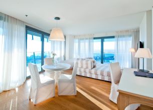 Senior Suite s výhledem na moře - falkensteiner-iadera-rooms-seniorsuiteseaside-2