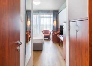Dvoulůžkový pokoj Superior s balkonem západní křídlo (WEST) - 16874429424542_s7