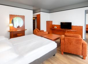 Rodinný pokoj s balkonem západní křídlo (WEST) - 16874441494040_s7