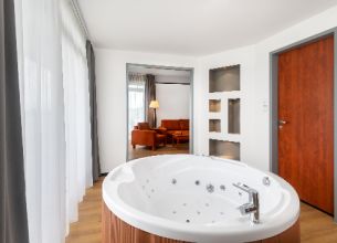 Prezidentské apartmá s vířivkou západní křídlo (WEST) - 16874433294685_s7