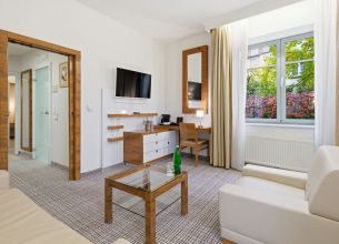 Suite - 216a0127-edit