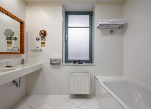 Suite - 216a0130-hdr