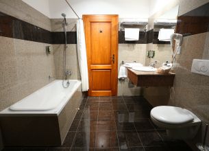 Dvoulůžkový pokoj - Room_Bathroom