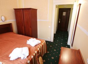 Dvoulůžkový pokoj Standard - humboldt-economy-3