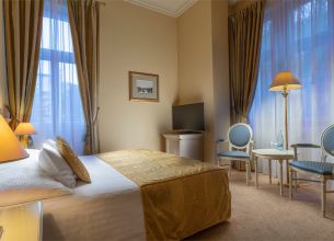 Dvoulůžkový pokoj Standard s balkonem - c5a6npt1bfemdtofenux2qz1f3szhhvs