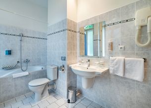 Dvoulůžkový pokoj Komfort plus - HOTEL SVOBODA_rooms_KomfortPlus_103 (8)