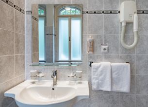 Dvoulůžkový pokoj Komfort plus - HOTEL SVOBODA_rooms_KomfortPlus_103 (10)