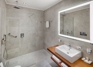 Dvoulůžkový pokoj Premium - HOTEL HVEZDA_room_Hvezda_Premium_DBL_123_bath_16A1382