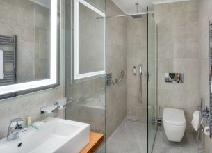 Dvoulůžkový pokoj Premium - HOTEL HVEZDA_room_Hvezda_Premium_DBL_218_bath_16A1603