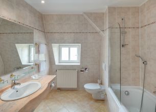 Suite - HOTEL HVEZDA_room_Hvezda_Suite 406_bath_16A9898