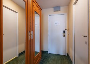 Doppelzimmer Superior. - HOTEL BUTTERFLY_room_Superior (6)