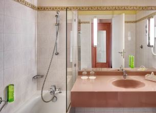 Doppelzimmer Superior. - HOTEL BUTTERFLY_room_Superior_DBL_bath_16A5628