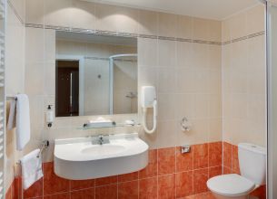 Jednolůžkový pokoj Komfort Plus - HOTEL VLTAVA_room_Comfort Plus_SGL_607_bath_16A8009