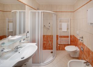 Suite - HOTEL VLTAVA_room_Suite_202_bath_16A7763