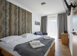 Dvoulůžkový pokoj Comfort s balkonem - 20220712132934_cwcSqz_full-1