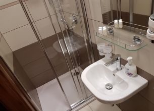 Dvoulůžkový pokoj Standard - 20170530_184811 (1)