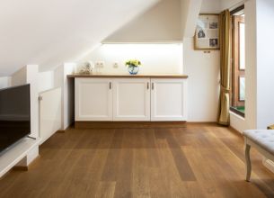 Dvoulůžkový pokoj Attic – Kopernik - Novz svot - pokojik 16x9 (2)-min