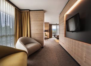 Rodinné propojené apartmá s výhledem na jezero - ra