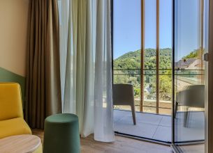 Rodinný pokoj Premium Plus 2+3 s výhledem do lesa - NIVE9541-HDR