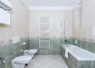 Studio s balkonem - standard pokoj koupelna