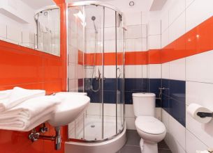 Dvoulůžkový pokoj Standard - budova Fala - Marena_wellness_spa_dvouluzkovy_pokoj_standard_koupelna_Fala