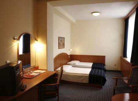 Hotel Benczúr*** - 1395758822_economy-triple-1