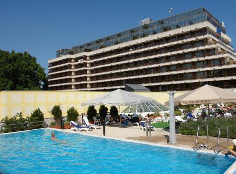 Ensana Thermal Margaret Island Health Spa Hotel - DHSR sun terrace