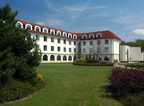 Léčebné lázně Bohdaneč - 4 pavilon Veselý.jpg