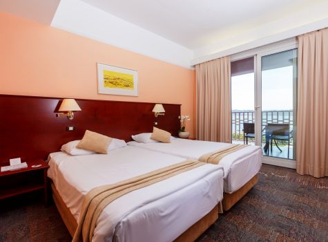 Grand Hotel Portorož Superior - grand-hotel-portoroz-old-twin-room-sea-view-balcony
