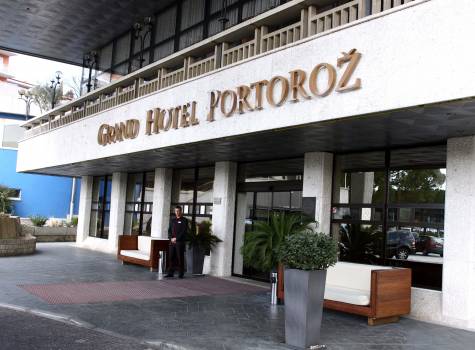 Grand Hotel Portorož Superior - entrance
