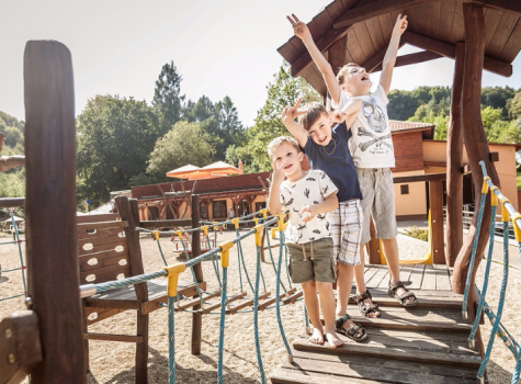 Wellness Hotel Ambra - hriště u solneho pram