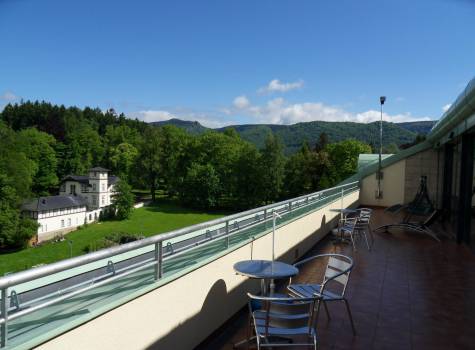 Hotel Nový Dům - Hotel Nový dům - terasa, panorama.JPG