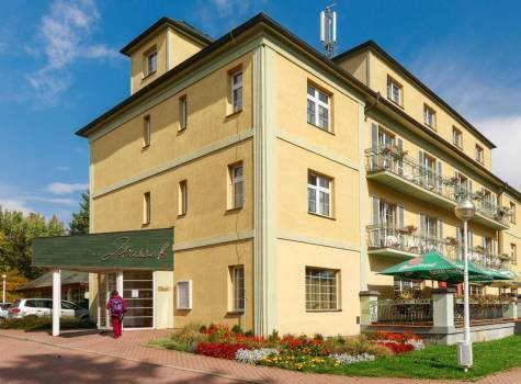 Lázeňský hotel Jirásek - hotel-jirasek-03.-w1700-h900-p0-q85-F-----S1-c1