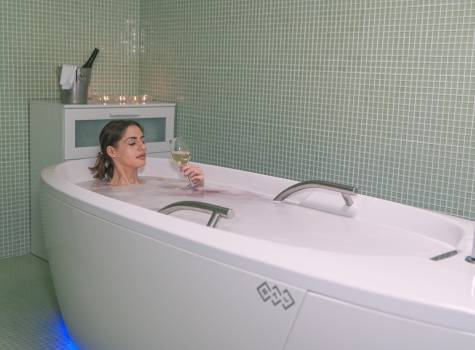 Luxury Spa a Wellness Hotel Prezident - Vinná koupel 2