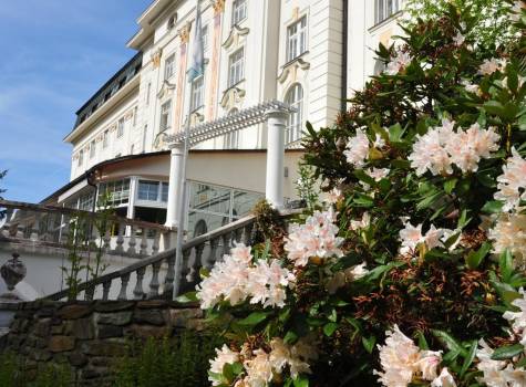 Radium Palace Spa & Wellness - Radium Palace_Balustrades_spring.jpg