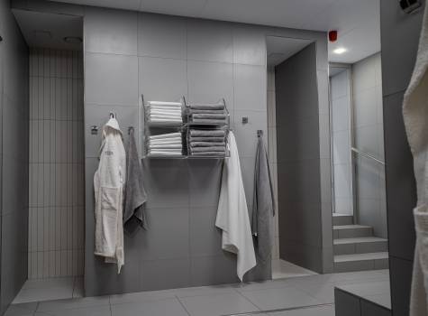 ASTORIA Hotel & Medical Spa - experience showers