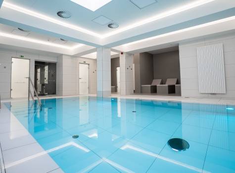 ASTORIA Hotel & Medical Spa - pool  7