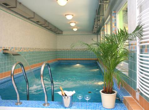 Spa Hotel Schlosspark - Bazén s protiprooudem