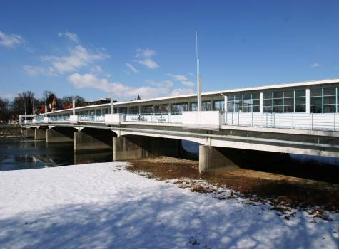 Thermia Palace Ensana Health Spa Hotel - Colonnade bridge-winter2.JPG