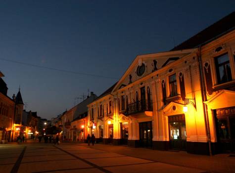 Thermia Palace Ensana Health Spa Hotel - Winter street-evening1.JPG